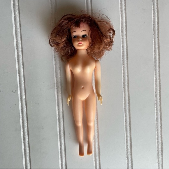 Vintage Pedigree Sindy Clone Doll Hong Kong 7.5” Brown curly hair 1960s - Picture 3 of 8